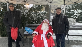 Itt járt a Mikulás! Krampuszaival szánkón érkezett