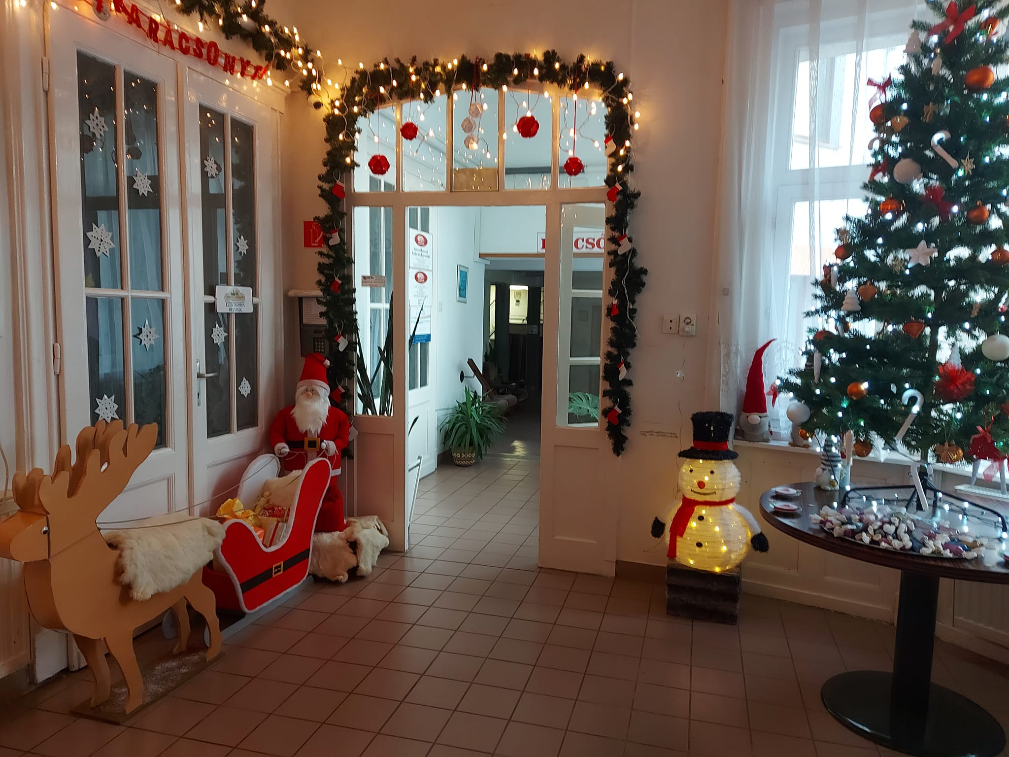 A Városgazda Kft ezzel a miniatűr karácsonyi mesevilággal várja az Ünnepeket
